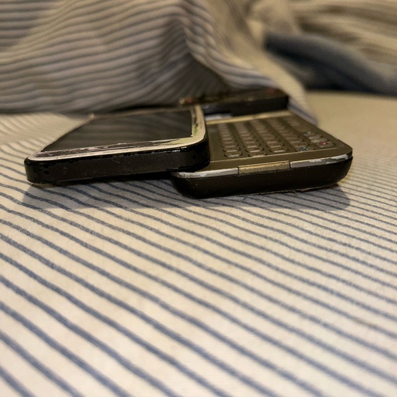 HTC Dream Google G1 (DREA100) 128MB (T-Mobile) Black Android Smartphone (PARTS) - Picture 8 of 8